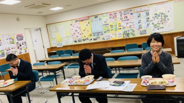 東温市学校給食センター視察。